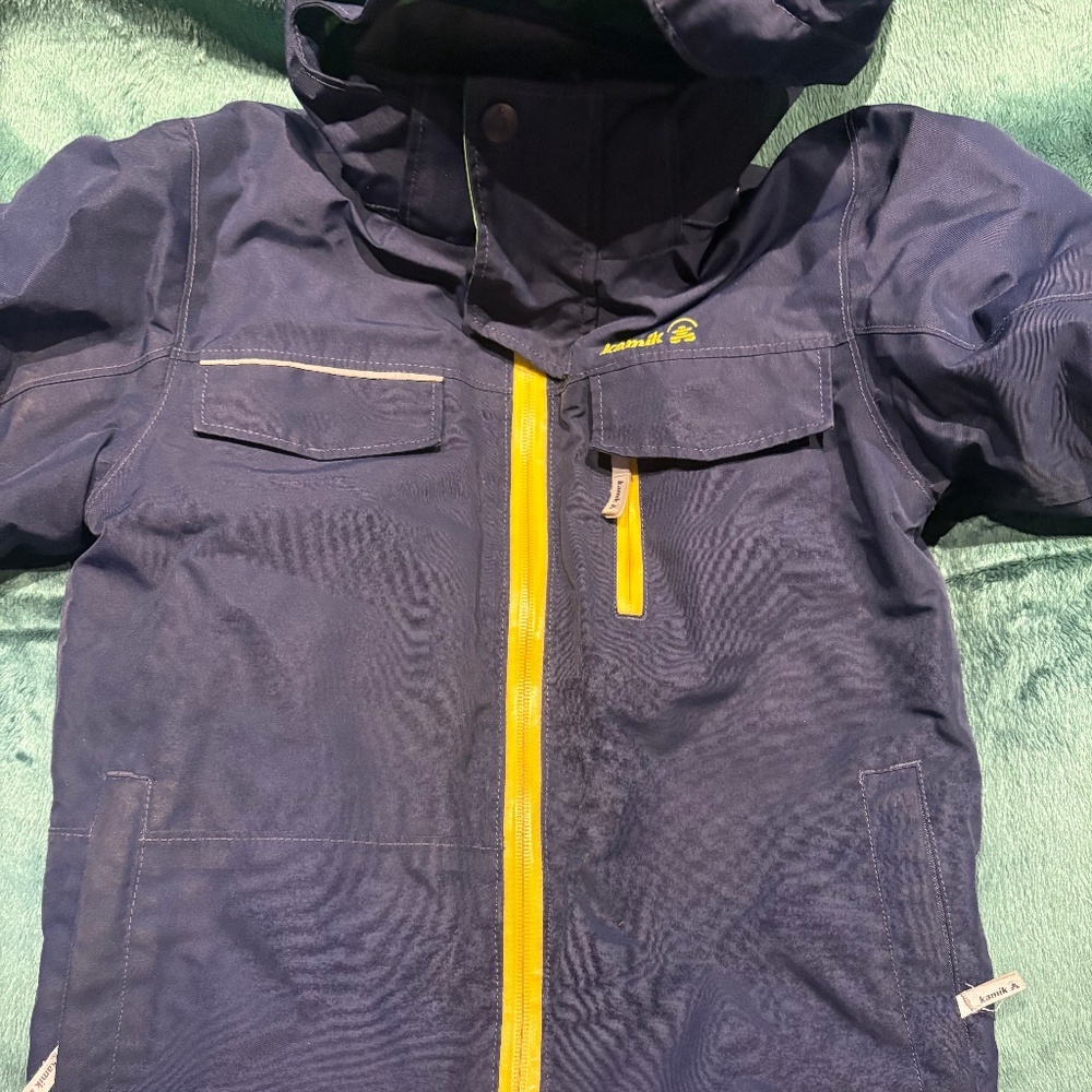 Kamik 2-in-1 waterproof coat with removable down lining